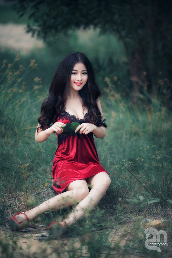 深藍(lán)色半透明襪子