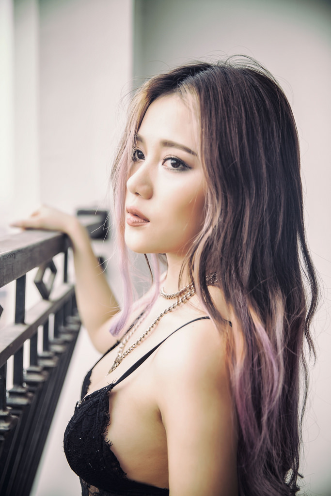 巨女與大章魚(yú)